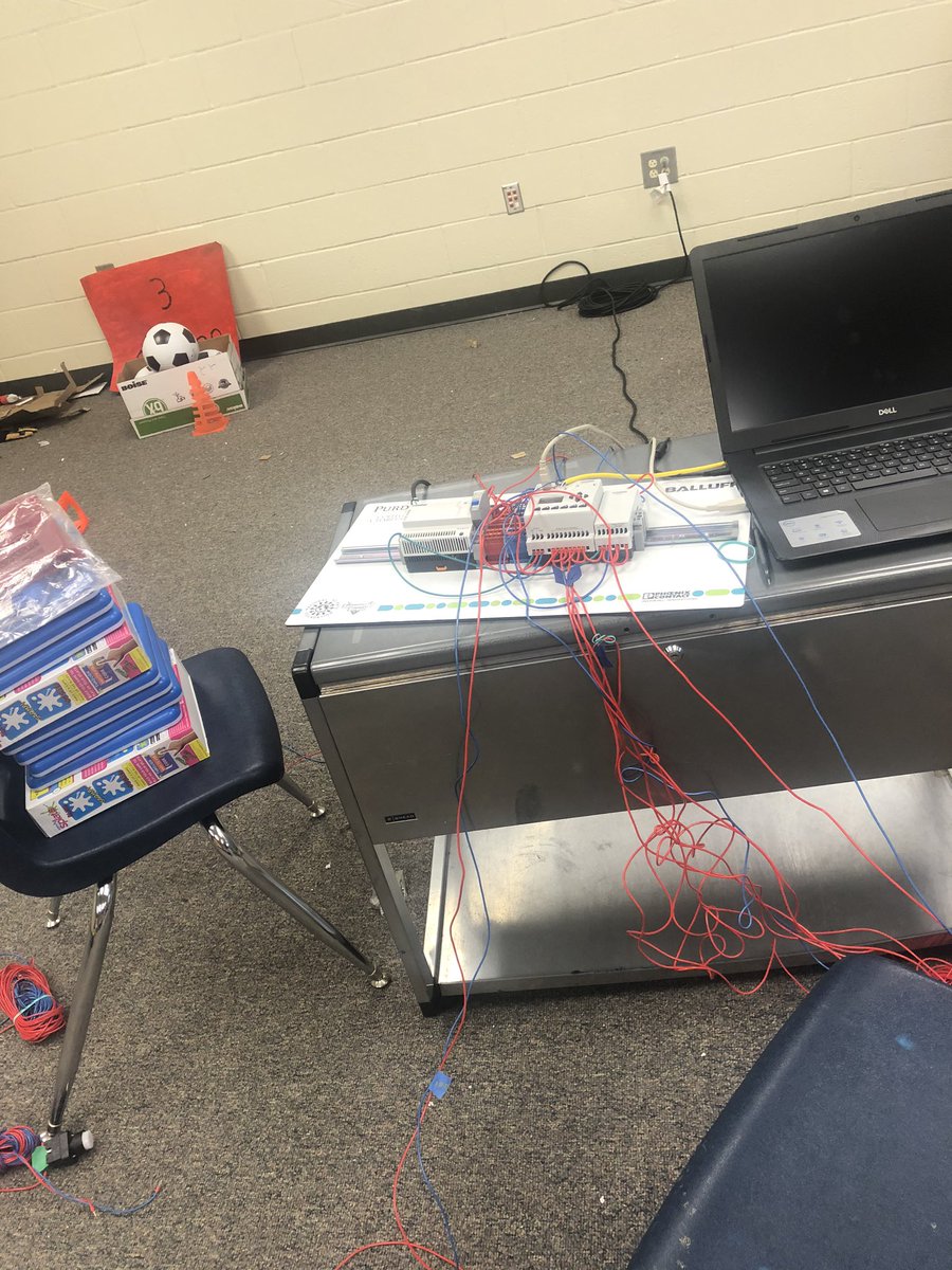 barberstudent1's tweet photo. We’re doing Spiralites today!
@wattstech1 @stemsally @gotechfit @allaHarriger #techfit2019 #bmsleuelingup https://t.co/l7fxWpo11c