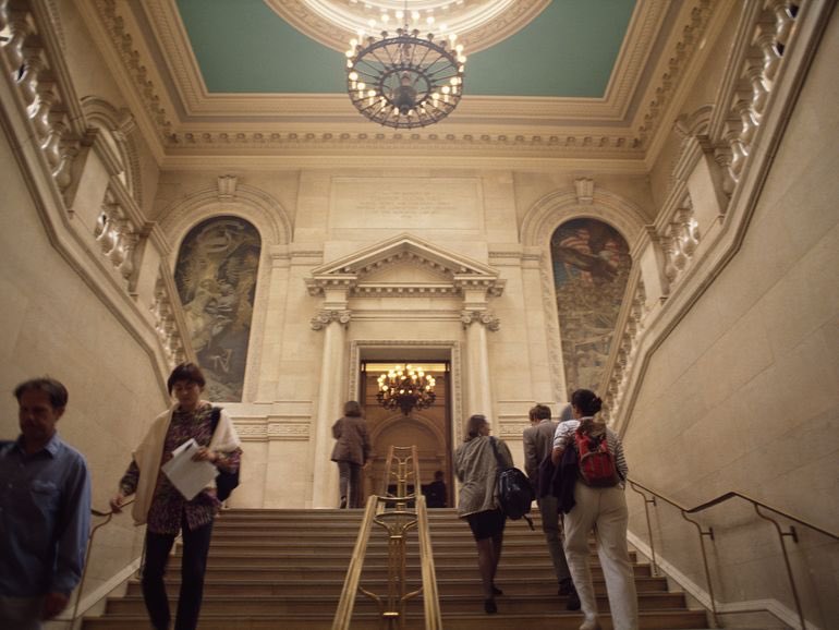 CambridgeUSA's tweet photo. Where are #Boston’s most beautiful #interiors? @CurbedBoston says #WidenerLibrary plus two more #Harvard hangouts! Guess which ones made their list:
https://t.co/0MVhKvuoDg https://t.co/PLF817lcta