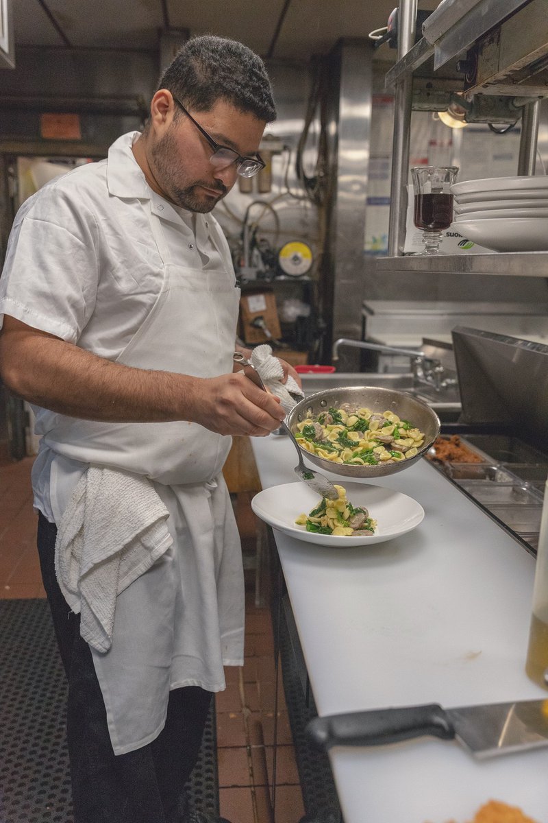GemelliRestaur's tweet photo. The best part of cooking is always the eating part. Let us do the cooking, so you can do the eating!
.
.
.
#TakeYourLunchBreak #RistoranteGemelli #ItalianEats #BabylonVillage #LongIslandEats #EatLocal #LIPulse #LunchSpot https://t.co/ZVfq6s25Y9