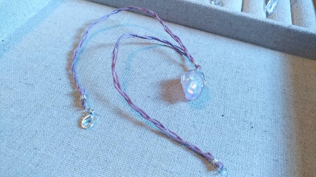 _daisysweet's tweet photo. $10.. $9 ...  But 1 of a kind! 

• https://t.co/UfQsyJXZ8m • 

Or dm to claim! 

#SweetSolsticeShop 
#handmadejewelry 
#bohemian 
#crystalmagic 
#love 
#onsale https://t.co/n4rlBKRov9