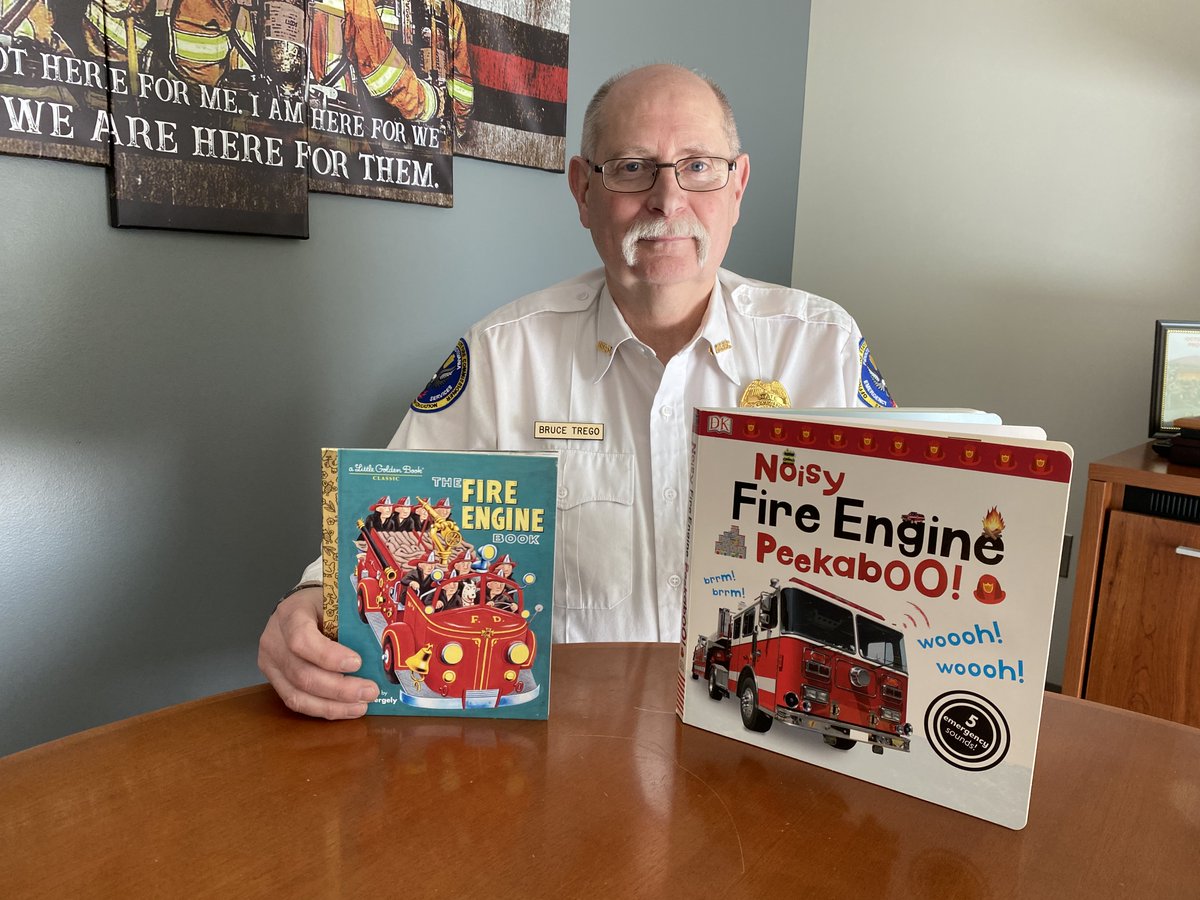 PEMAHQ's tweet photo. State #FireCommissioner Bruce Trego couldn't decide between 2 favorites for #ReadAcrossAmericaDay! 📚
1⃣ One was originally published in 1950 & illustrates what firefighters used to do
2⃣ The second is an interactive book that teaches children about fire engines
#ReadAcrossPA https://t.co/yTVQb5G2L3