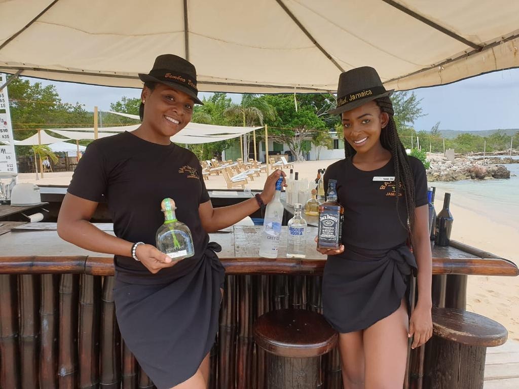 BambooBeachJam's tweet photo. Meet your mind readers ... Shiek and Sammi-Joe two of our hostess with the mostess.
#onlyat #bamboobeachclub https://t.co/VcTcV5P5h2