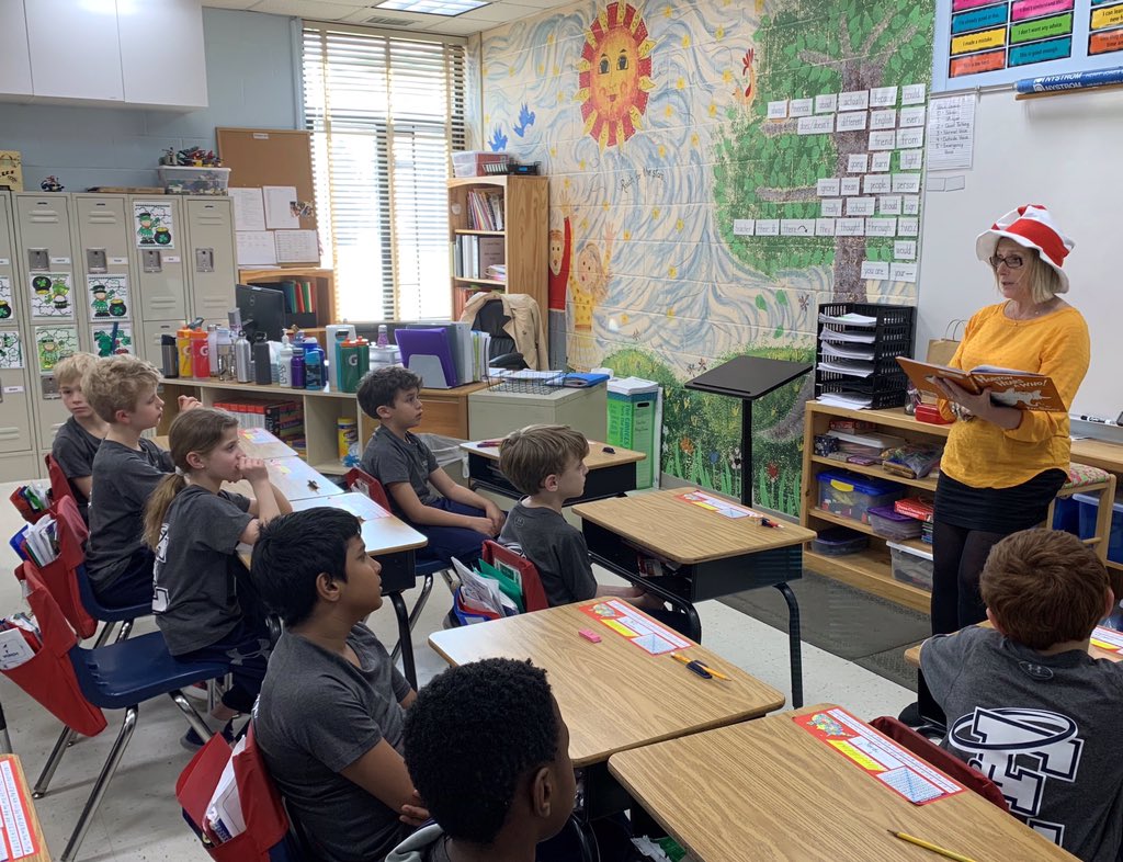 StEsRockville's tweet photo. @StEsRockville was treated to so many wonderful guest readers as we celebrated Read Across America today. #StEsProud @V_Spadoni @andersons5 https://t.co/reKra3snjd