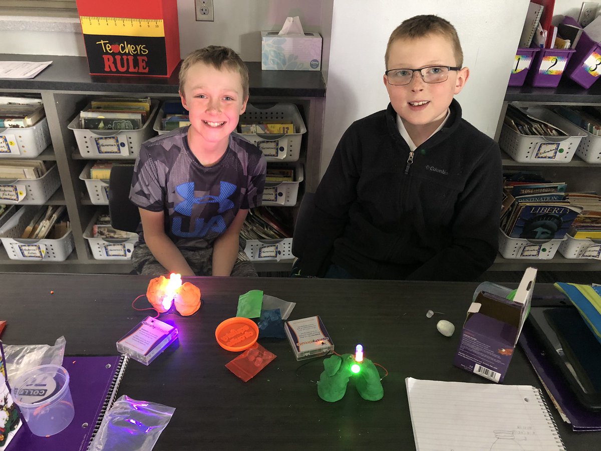 MrsLonien's tweet photo. Mr Schmitz’s class having some fun learning about circuits! We love @SquishyCircuits #squishycircuits #science #funinfourthgrade https://t.co/SpZbulYSGu