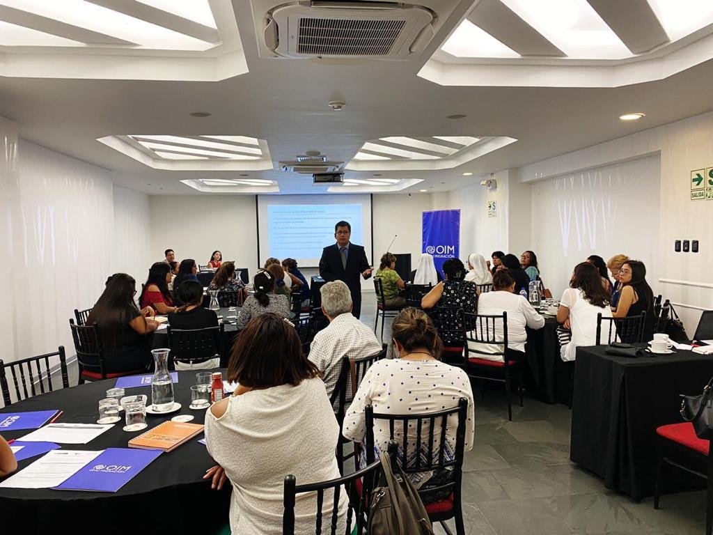 MimpPeru's tweet photo. Equipos técnicos de los Centros de Acogida Residencial del Inabif que atienden a adolescentes víctimas de trata, fortalecen sus competencias en el "Taller de capacitación en gestión de albergues para sobrevivientes de trata de personas", organizado por @OIM_Peru y @StatePRM. 🇵🇪🙌 https://t.co/7Rr103XDAj