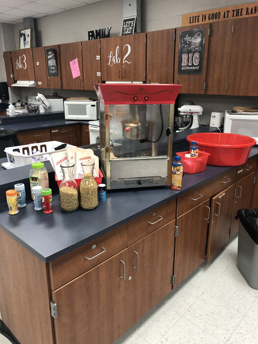 Maverick_Chef's tweet photo. Student Appreciation day one. I am popping with joy  because you are in my class! @Maverick_Chef @MAVStuSection @MRHSMavericks https://t.co/6Q7uAIdPZS