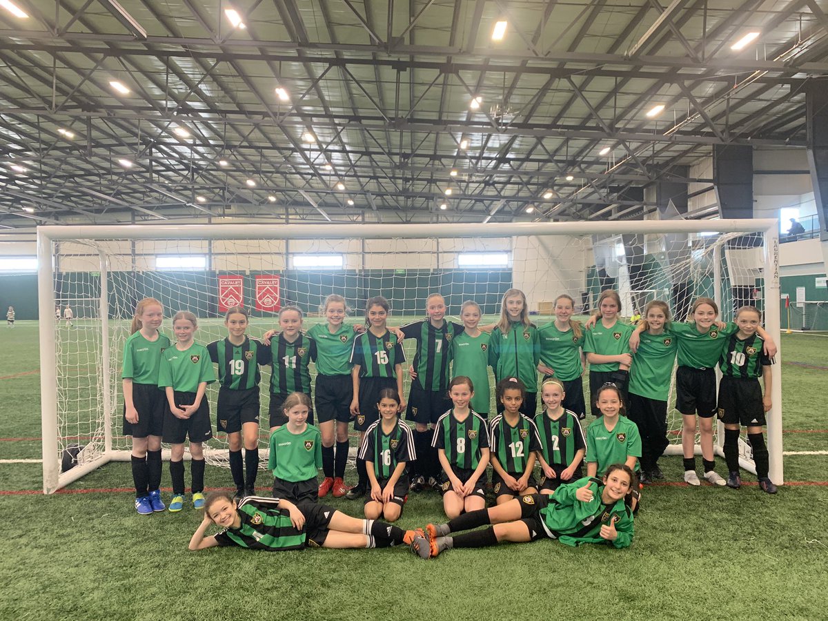 FoothillsSoccer's tweet photo. Loved having the #FoundationPhase and #DevelopmentPhase Girls teams in this weekend for in-house 7v7 games! ⚽️
Talented players (with lots of personality)and passionate coaching on display! 💚
U9 players even stayed after to learn from the older girls! 👏🏻💭
#TheFoothillsWay https://t.co/UOrfQw2Bnw