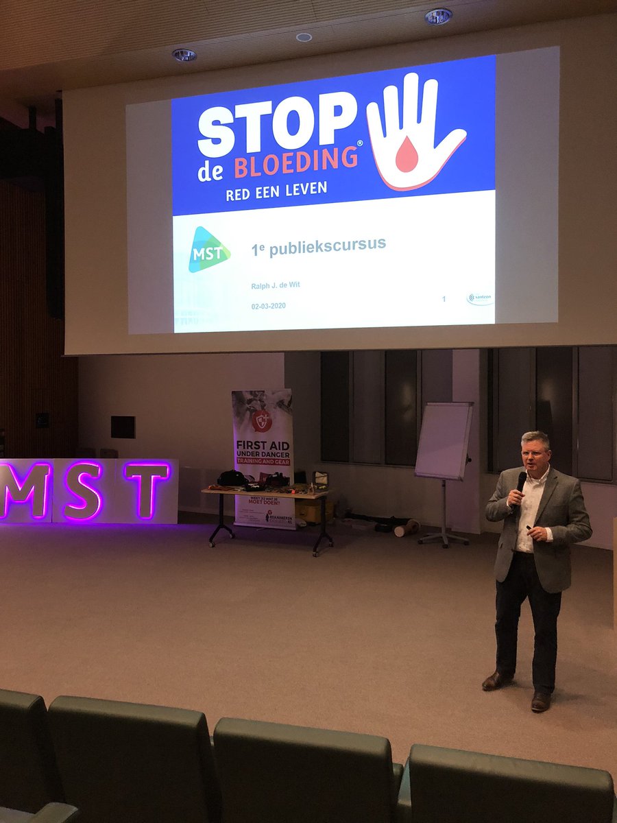 RolfEgberink's tweet photo. Vanavond vanuit @Saxion op uitnodiging van @ziekenhuisMST meegedaan aan de pilot publiekscursus #stopdebloeding. Mooi initiatief en goed om burgers voor te bereiden. In samenwerking met @reanimerendoejz en @AcuteZorgEur https://t.co/SjansLkkti