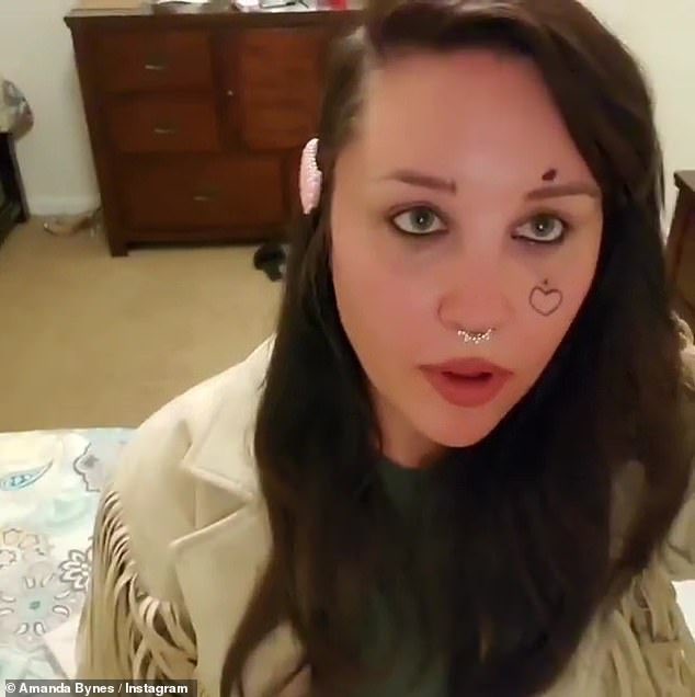 Amanda Bynes Face Tattoo Eyebrow - Tattoo Ideas
