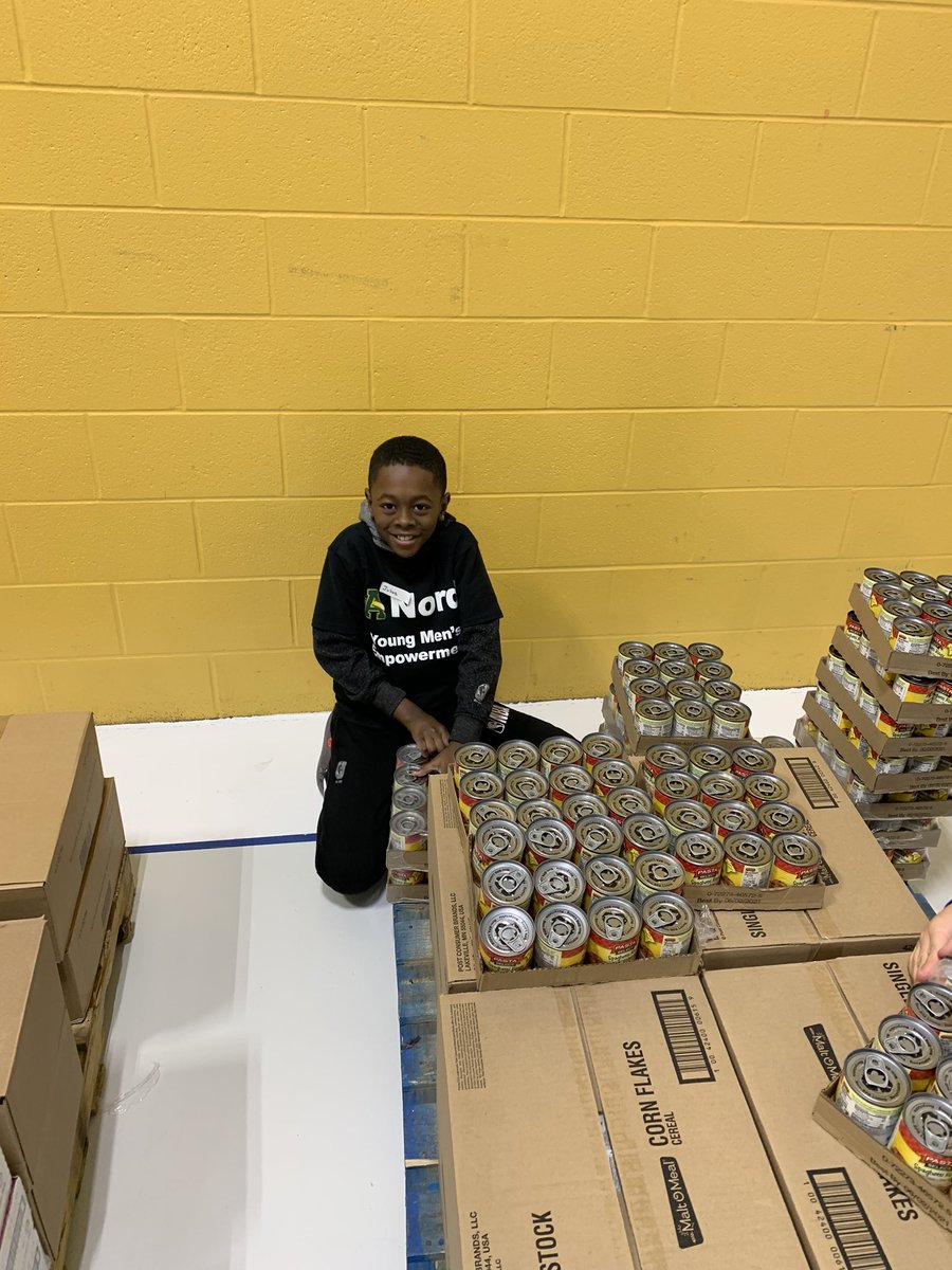 nordprincipal's tweet photo. Photos from our Young Men’s Empowerment service trip to the Second Harvest Food Bank. Our young men bagged over 300 bags of food that will be distributed to schools in Lorain County for those in need! Huge thank you @SecondHarvestOH for having us! https://t.co/1NkumbvrAA