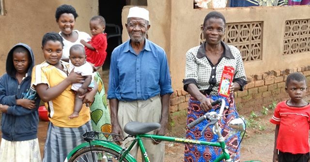 Why Us; We believe in the power of giving back 
We are passionate about helping people become financially secure and independently wealthy by setting up their own business, wherever they are, whatever their background.

That’s why Brian Keen also founded and became Chairman …