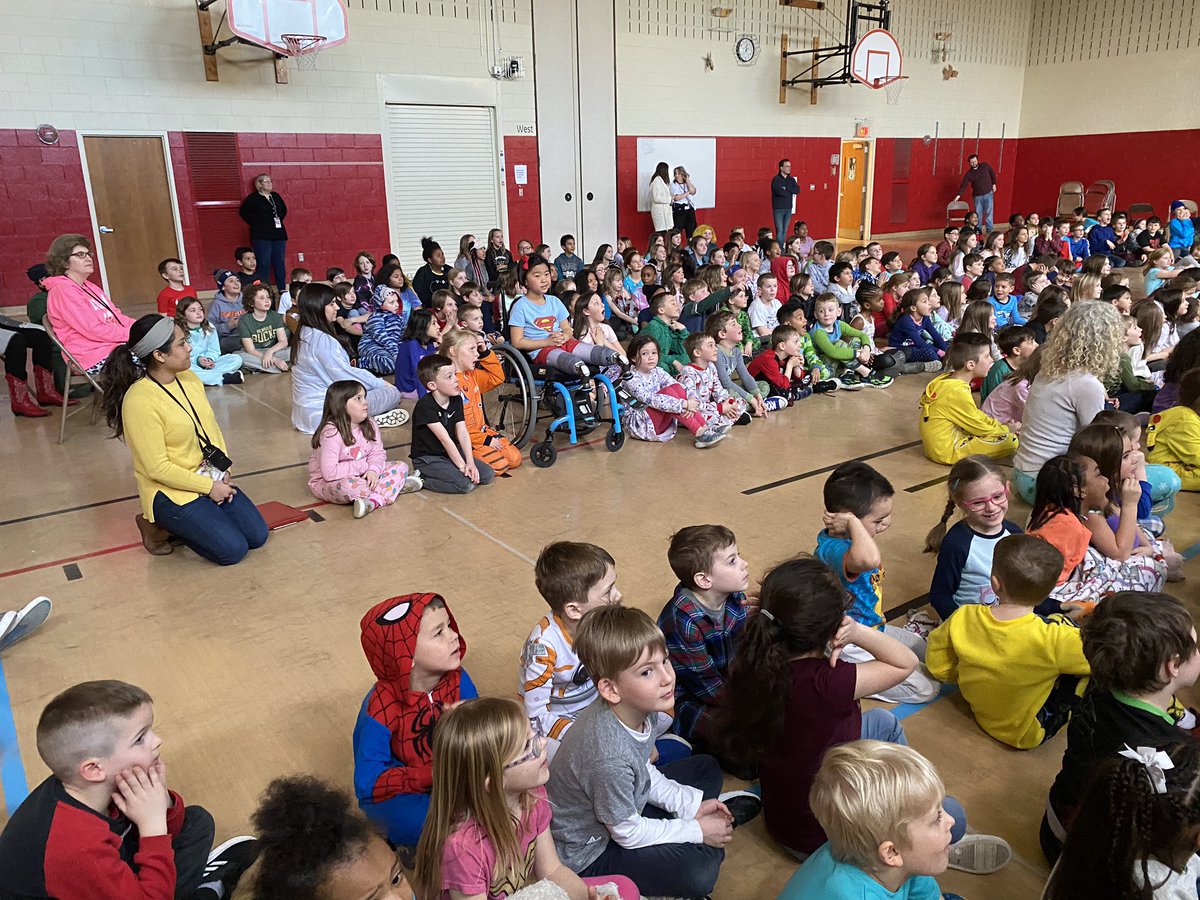 We had a great kickoff <a href="/WashTimbyTOSA/">Washington Elem TOSA</a> to our #allschoolread The kids are so excited to read The One and Only Ivan.