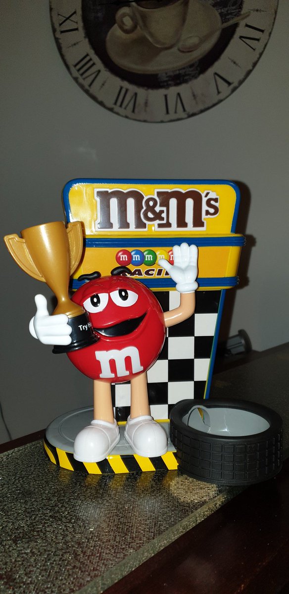 inforumatik's tweet photo. ❤💙 2 nouveaux distributeurs M&amp;M's venus du M&amp;M's World London 🇬🇧 qui rejoignent ma collection !

- - - - - - - - - - - - - - - -
#mms #mmsworld #mmsstore #mmsstorelondon #london #londres #mmschocolate #distributeur #rouge #red #racing #bleu #blue #saxophone #chocolatlover https://t.co/bwWaKoUwfU