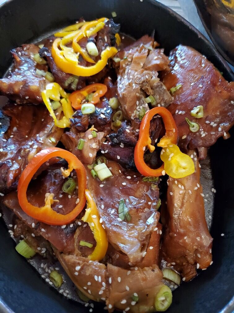 TriarSeafood's tweet photo. We’re rockin the @crbcheftochef with our BBQ Alligator Ribs🐊! Want some? 800-741-FISH We deliver in 24 hrs to restaurants anywhere in USA!⁣
⁣
🐊🍽❤️😳 ⁣
⁣
#cheftochef  #cheftochef2020 #chef #triarseafood #alligatorribs 🐊#ribs #bbq #bbqribs #alligatorfarm   #seafood #best https://t.co/m8SaYi19mj