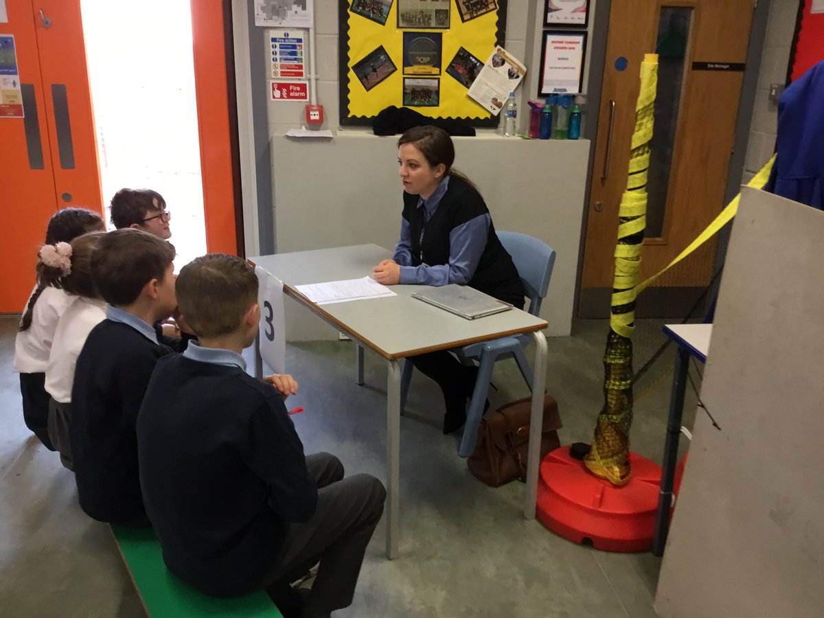 RachelMteacher's tweet photo. Pupils @RScottPrimary asked the visiting accountant about her working hours and the pros and cons of being able to work from home. @CareersWeek @PrimaryFutures https://t.co/9xcMgNd77V