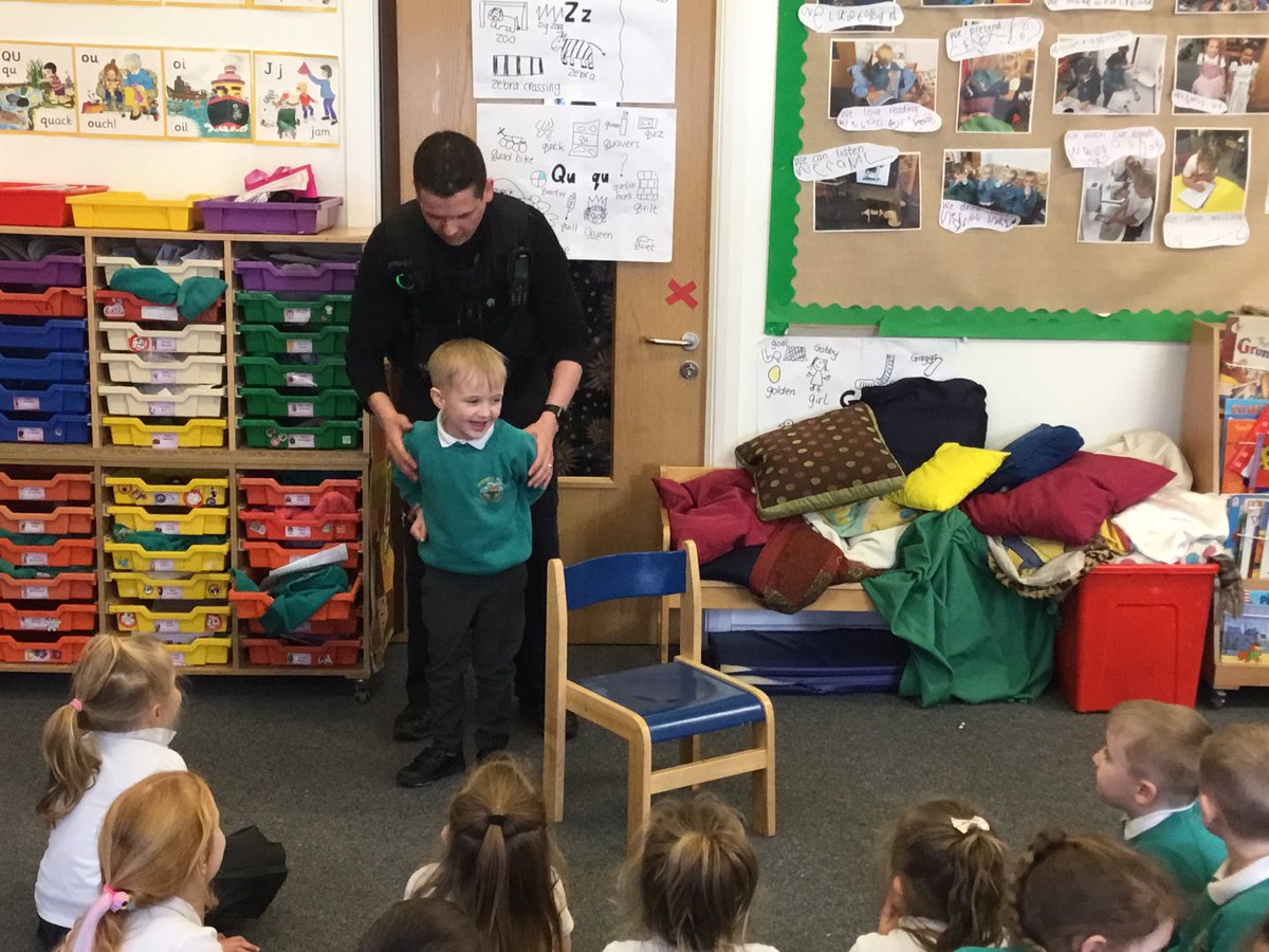 RachelMteacher's tweet photo. Pupils from Reception up to Year 5 @RScottPrimary got chance to ask our local police officers all about their job role today. They were very interested in the equipment that they use!  @CareersWeek https://t.co/nxoTfzUQe9