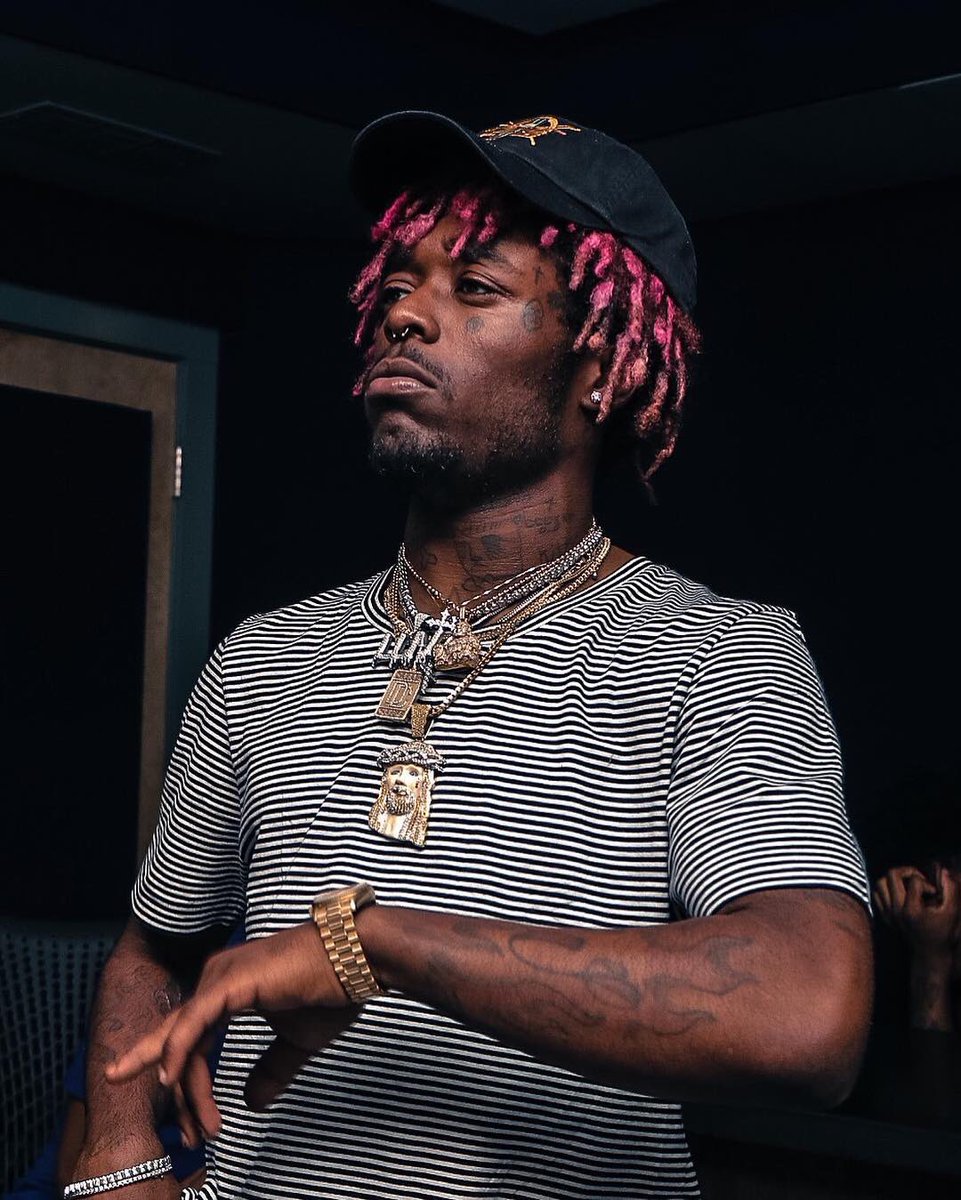 HotFreestyle's tweet photo. Lil Uzi Vert says his new single ‘Baby Pluto’ will be way harder than ‘That Way’ 🛸 https://t.co/oNTTKEICZn