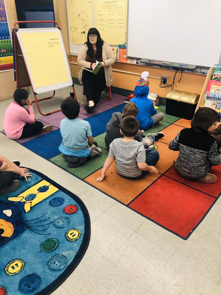 sierrabenright's tweet photo. So thankful for our guest readers today! Such an awesome team. Happy birthday Dr. Seuss! #MtVernonEagles @BCSDSET https://t.co/NtVeHdwi8N