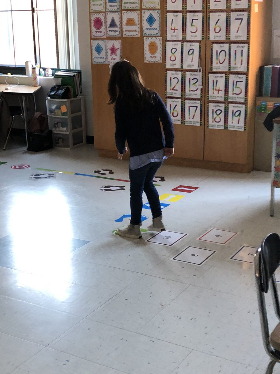 MissSimmons_PES's tweet photo. We had so much fun going on a sensory walk today! The kids for some energy out and then used some deep breathing to center ourselves for more learning! Thanks so much Mrs. Brady for sharing with us! https://t.co/ynGzNhlvyS