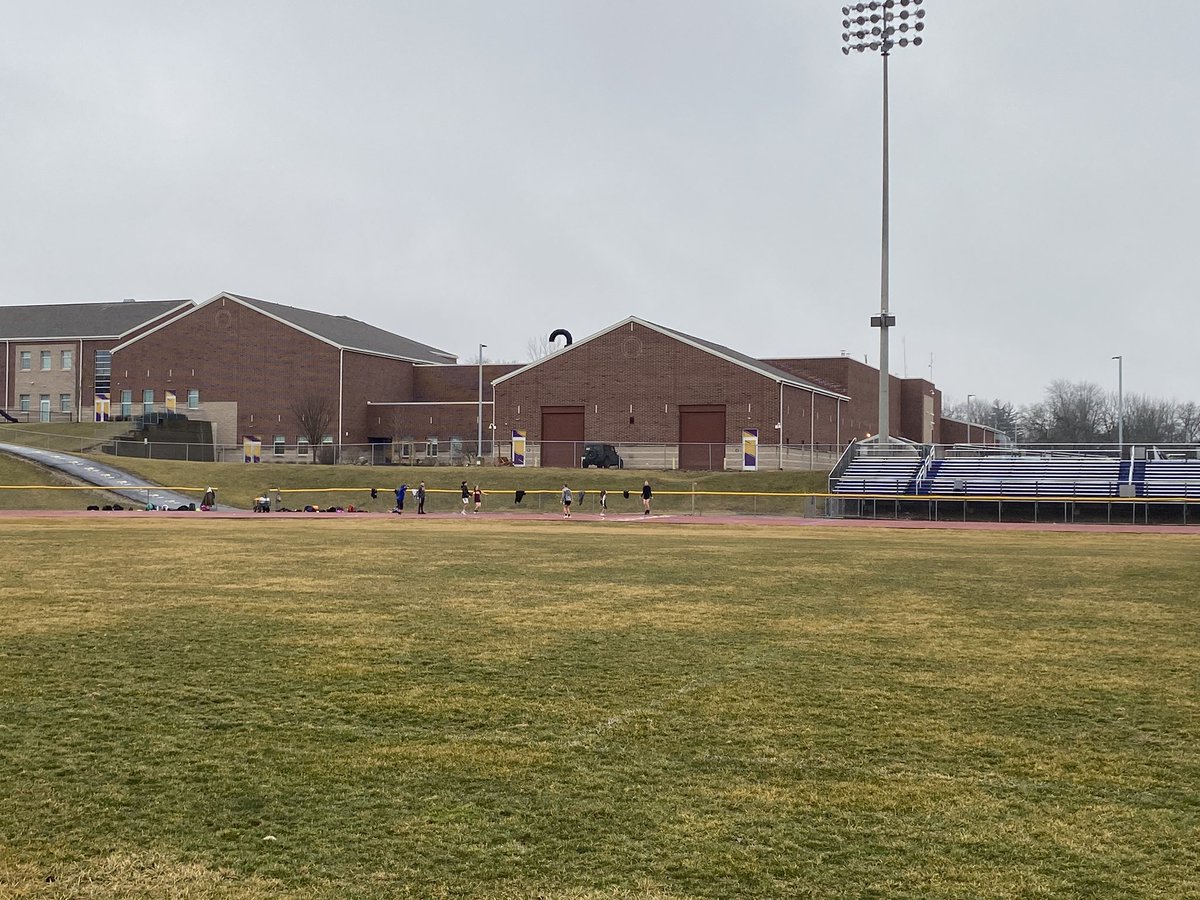 McBurgTrack's tweet photo. Great start to the week! 40+ kids in attendance for our first outdoor practice of the season!
Go Burg!
#IndiansTrack https://t.co/oODAmmBtts