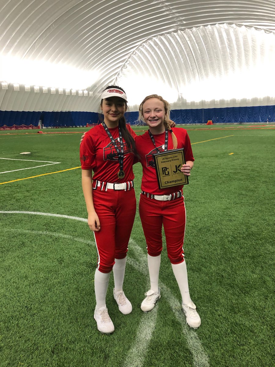 JohnnieLovan's tweet photo. Two of many of the IOWA PREMIER 12U BLACK Softball Savages🥎 https://t.co/NNFTtiwbuJ
