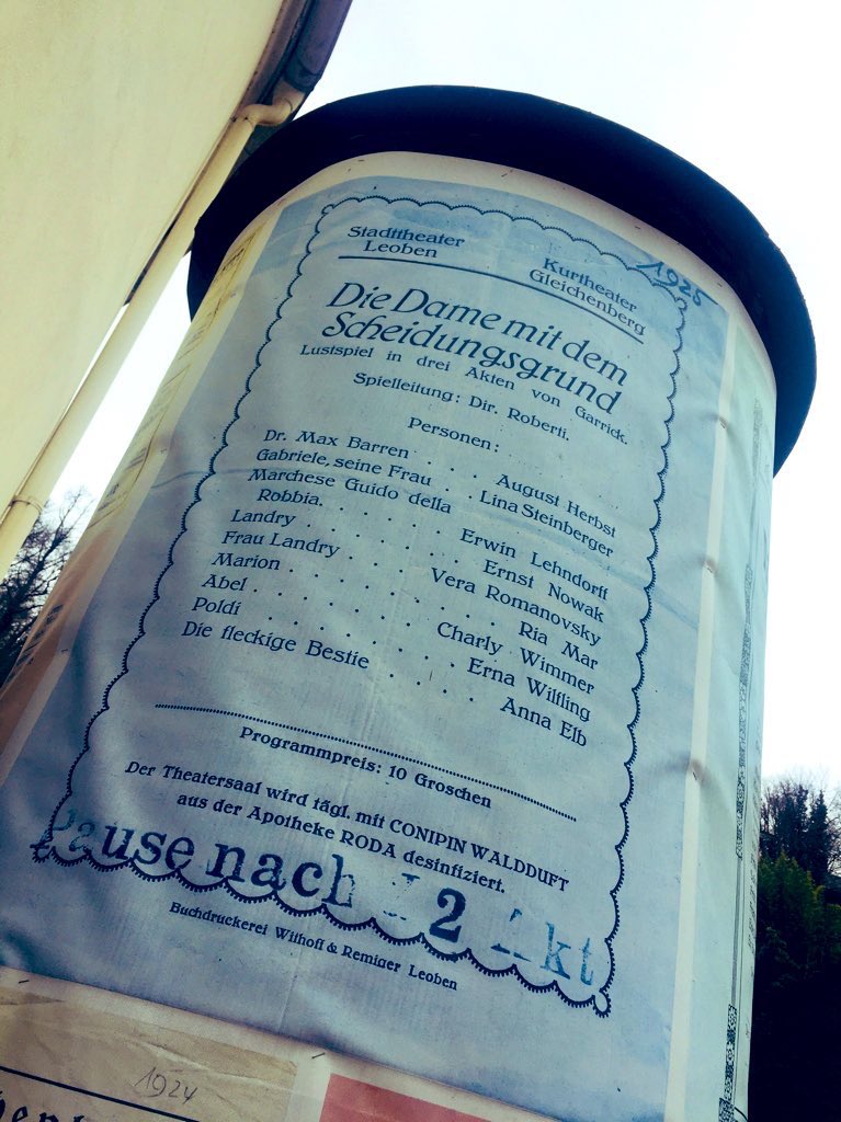 sanneweber's tweet photo. Schon anno 1925 im #Kurtheater von #BadGleichenberg Thema: der Schutz vor Infektionen.😷
„Der Theatersaal wird tägl. mit CONIPIN WALDDUFT aus der Apotheke RODA desinfiziert.“👇
#COVID19 #coronavirus @Staatsarchiv https://t.co/DbQHdE9jHB