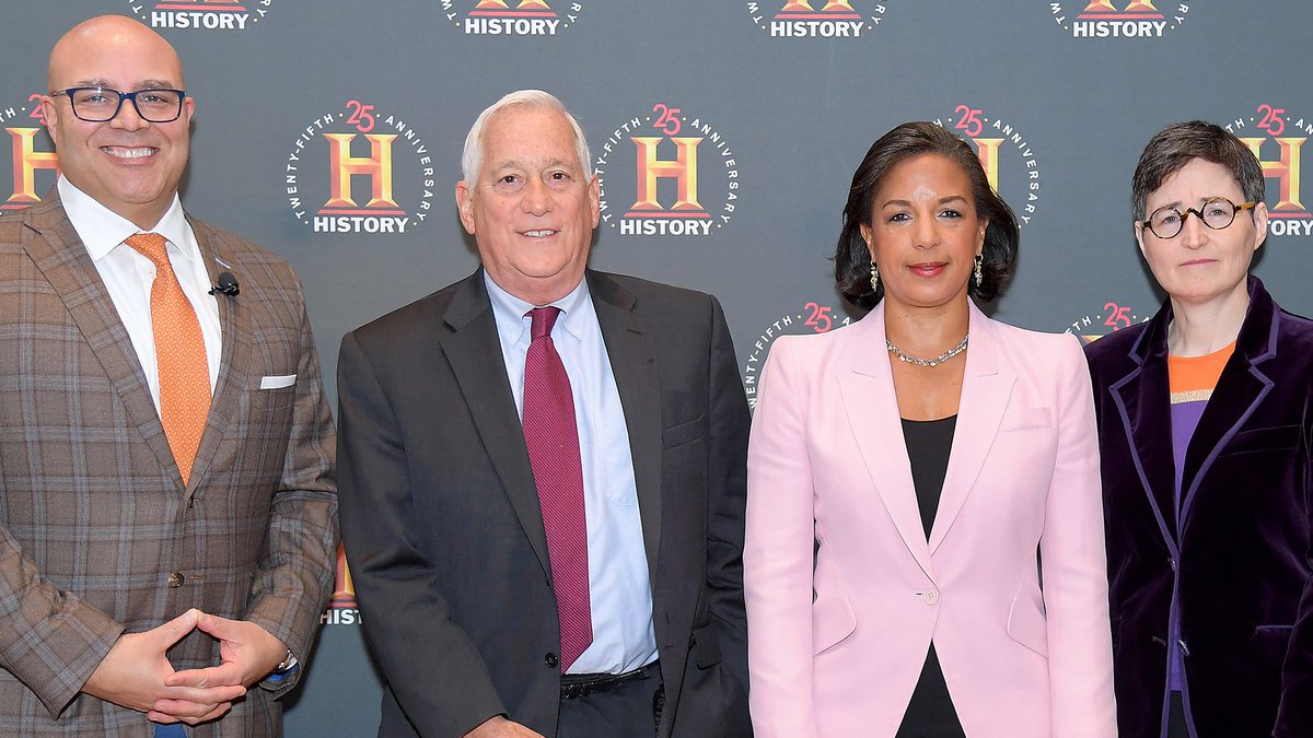 AE_GlobalMedia's tweet photo. “That line between reporting and opinion is completely blurred,” said @nancygibbs during @HISTORY's inaugural #HISTORYTalks. Luminaries such as @GloriaSteinem, @danabrams and @AmbassadorRice discussed leadership, journalism and how women are changing the national conversation. https://t.co/D7XxZ8Vbr9