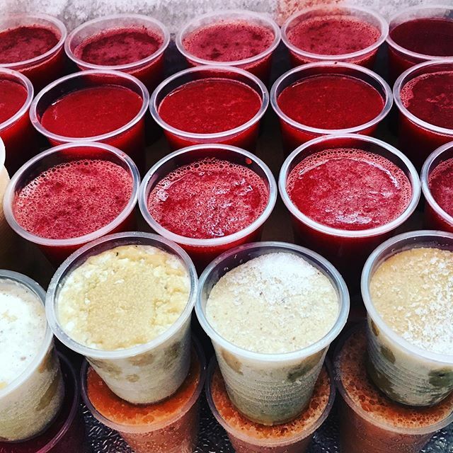 Raspao16's tweet photo. No te provoca un duro con este calor 🤤🤤 tenemos de : fresa, coco,melocotón, tutti frutti, guineo, arroz con piña, ponche de frutas #delicioso😋 https://t.co/LU3Npw5ZOO