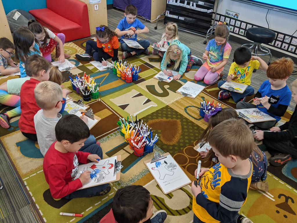LPPwithMrsT's tweet photo. Check out our "many colors day!"  We had a blast learning about how emotions change throughout our day. We colored and wrote about the emotions we have and made a puppet to show how we were feeling today. @LittlePanthers1 #pawsitivepanthers #npspanthers https://t.co/1bRTxYQFFL