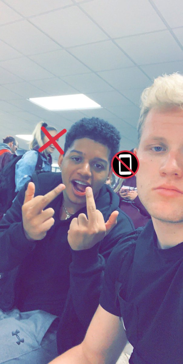 RyanHoyer1's tweet photo. Happy birthday brother thanks for always staying real g🍺🎉 love you Brody♥️ NO Homo! party the fuck up😇 @jamarr_williams https://t.co/zpGXzMH1Ik
