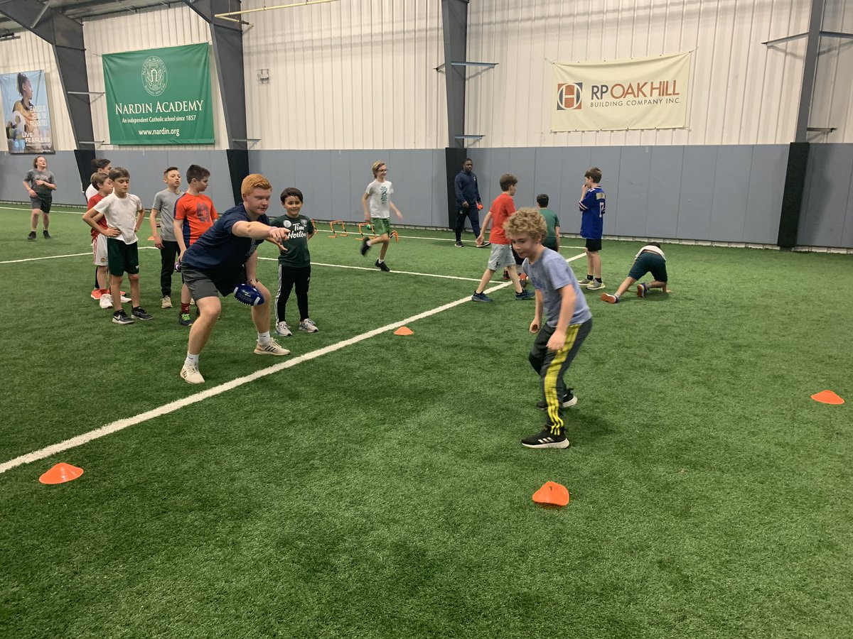 NMMSBUFFALO's tweet photo. What an amazing first day of our flag football clinic week! Boys started today and girls tomorrow! Thank you to @CanisiusHSFB and @NardinAthletics for making this happen! #gogators #thinknardin https://t.co/oHyCepyaOs