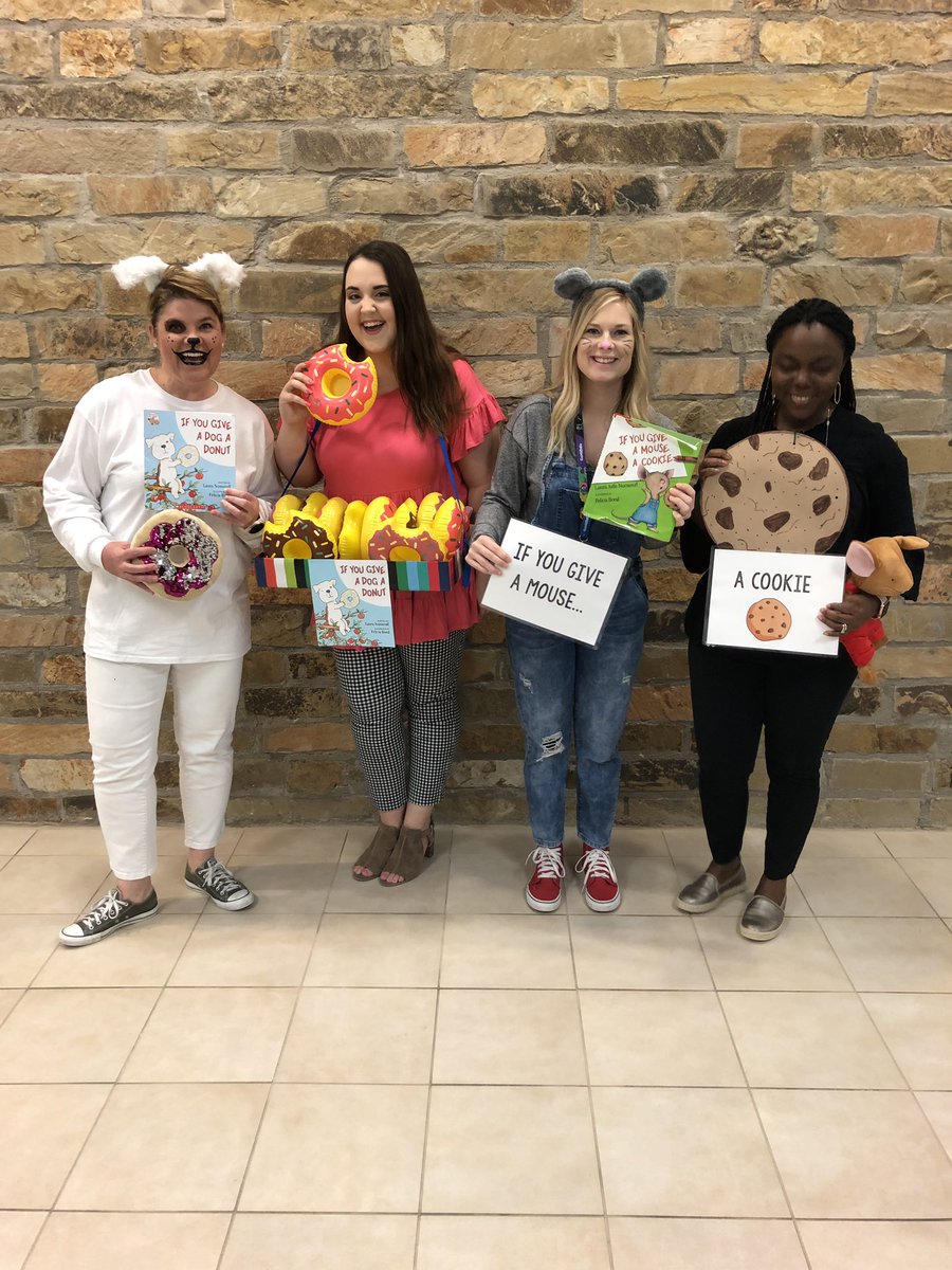 lisha_worrall's tweet photo. Character Dress Up Day! 🍪   @popepanthers #DrSeussWeek #paradewalk #firstgrade #PopePride https://t.co/eb9zNaQnRT