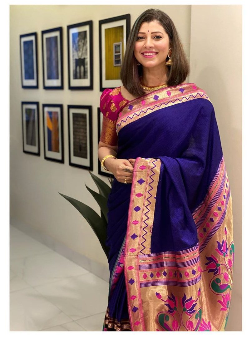 Tejaswini_FC's tweet photo. The perfect matching accessory for a saree is not the jewelry but your smile..!!! @tejaswini_tweet 🥰😘
Saree Not Sorry... 😉😉

#TraditionalVibes #MarathiMulgi #GodIsKind #Love4Teju 
#Tejadnya Signature Khunn Paithani...🥰🥰🥰 https://t.co/htBkctRgjA