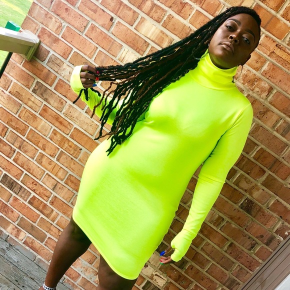 parlor1's tweet photo. So good I had to share! Check out all the items I'm loving on @Poshmarkapp from @RealDIVASrLARGE @LoriLoricombs4 #poshmark #fashion #style #shopmycloset #ursulaofswitzerland #monifc: https://t.co/d4b2BfFDws https://t.co/mPTbDoHobY