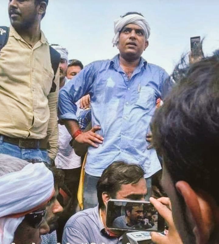 RaghuveerHooda1's tweet photo. किसान का बेटा हूं,परफ्यूम की खुशबू से ज्यादा पसीने की खुशबू अच्छी लगती है। #किसान बचेगा तो यह देश बचेगा।
#राम_राम सा। #सुप्रभात #रालोपा #परिवार
#RLP #TeamRLP 
#TuesdayMotivation
#tuesdayvibes #DrVM
@RLPSdgh @RLPINDIAorg https://t.co/YNjviTlhha https://t.co/y98eZnAB2l