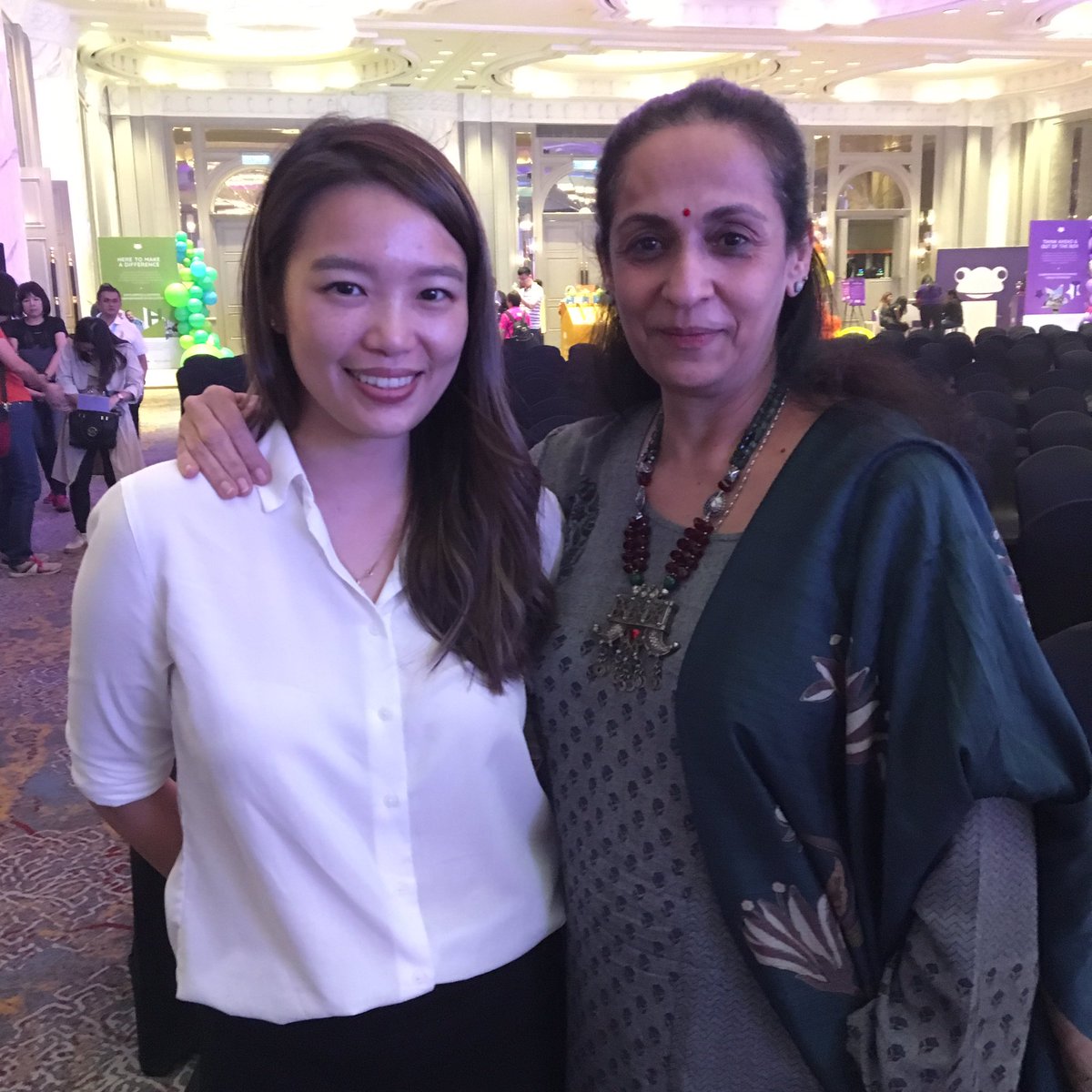 YoSwaroop's tweet photo. . @redhongyi my students are incredibly inspired by your work. Thanks for making #creativethinking easy to teach! Imagine teaching future #socialworkers & #HR professionals using #ART as an example. #innovativeclassroom @dswspuvvnguj https://t.co/lZ3BPIniWm