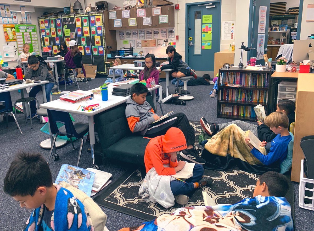 TashRios's tweet photo. #ReadAcrossAmericaDay tied in with our @Ducks_SCORE #ReadingIsTheGoal @DelCerroElem #WeAreDelCerro https://t.co/MsE2WlI2nS