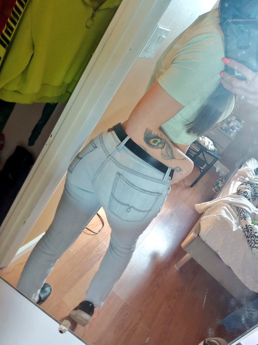 I loved my outfit yesterday 😍 just a reminder, i DO NOT post any NUDE photos on here anymore! The 1 &amp;<a href="/tag/selfies"class="tags"><span>#selfies</span></a>