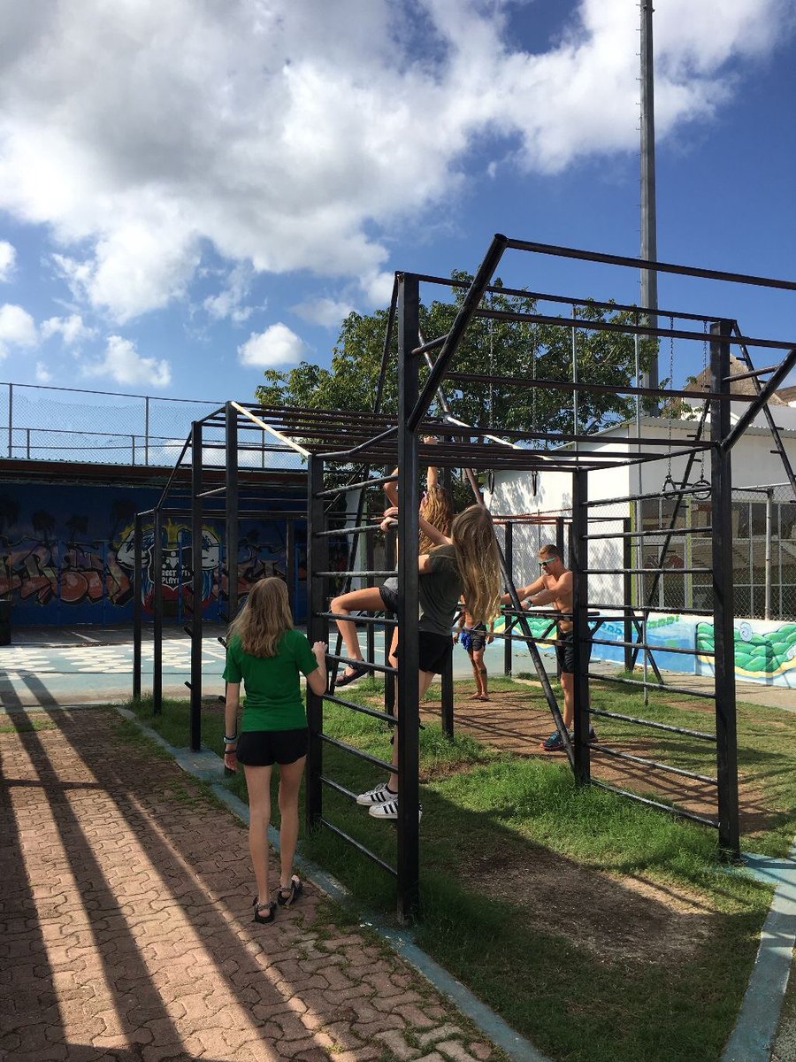 Fun outdoor gym area at Unidad Deportiva Mario Villanueva at Calle 32 N &amp; Av. 10 N. in #PlayadelCarmen!