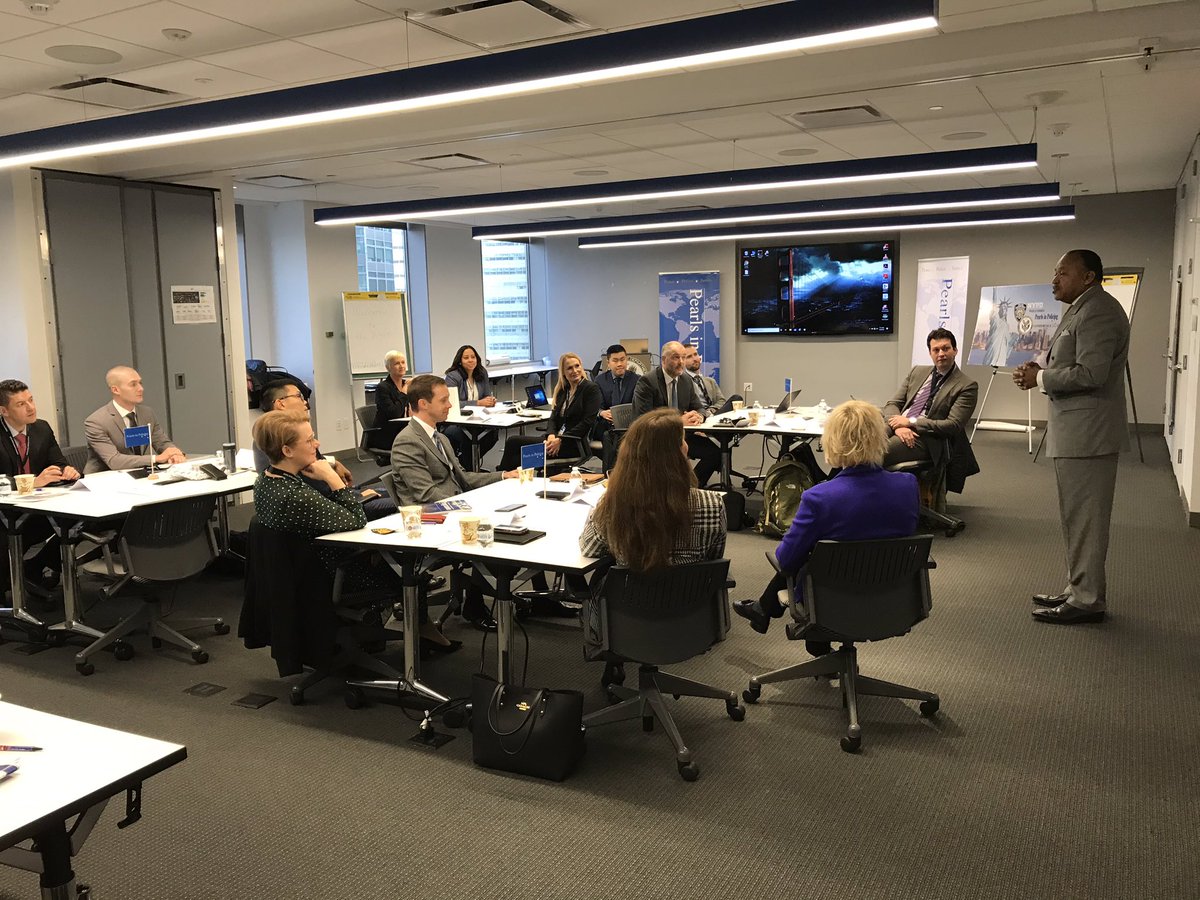 NYPD1stDep's tweet photo. Honored to address the current cohort of the International Action Learning Group of Pearls in Policing. Policing professionals from around the globe studying challenges facing our profession and researching new ideas to confront these challenges. A truly esteemed group. #IALG https://t.co/h0xCuf5FI3