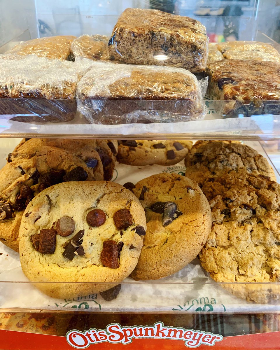 You made it through Monday. Treat yo self, you deserve it 👏🏻