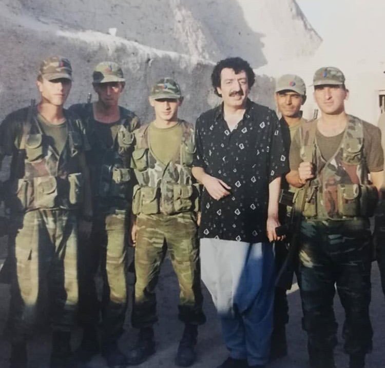 Bu diyardan bir Müslüm Baba geçti...
Özlem ve saygı ile
03.03.2013
#MüslümGürses #MüslümBaba