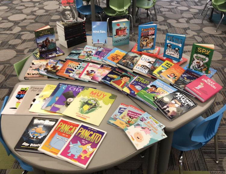ktsollors's tweet photo. Thanks to all for purchasing books at our January Scholastic book fair. Look at all the new books we were able to buy for our school library! @vv_voyagers #enjoytheview #bestyearyet #viewthespecials #welovebooks https://t.co/zVytrP8Xay
