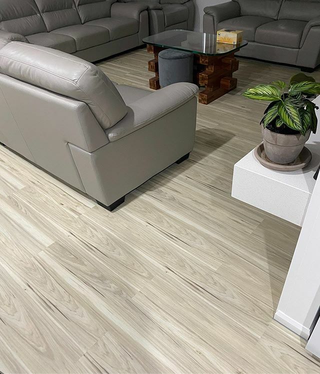 evolvedfloors's tweet photo. @luxfeelflooring beach oak - thank you Mohammed for the amazing DIY pictures, incredible job! 🙌😊 https://t.co/WWVXtxVIrZ https://t.co/6paLDgpiHp