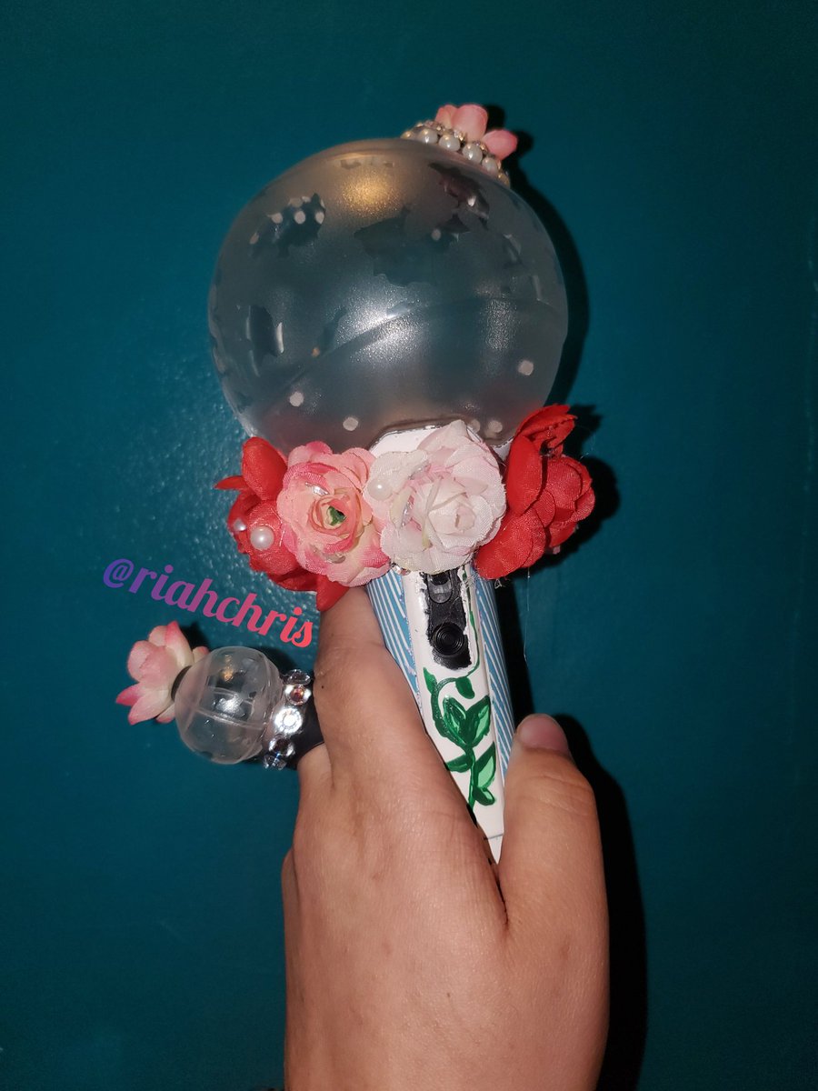 RiahChris's tweet photo. I'm not done yet but I was too excited to wait. 
90 more days until I see BTS in Toronto. I decorated my lightstick and it's inspired by Namjoon fit for Trivia Love. 
@BTS_twt @bts_bighit #BTS #DecoratedLightstick #Lightstick #Armybomb #Namjoon #RM https://t.co/NmvuLEALT2