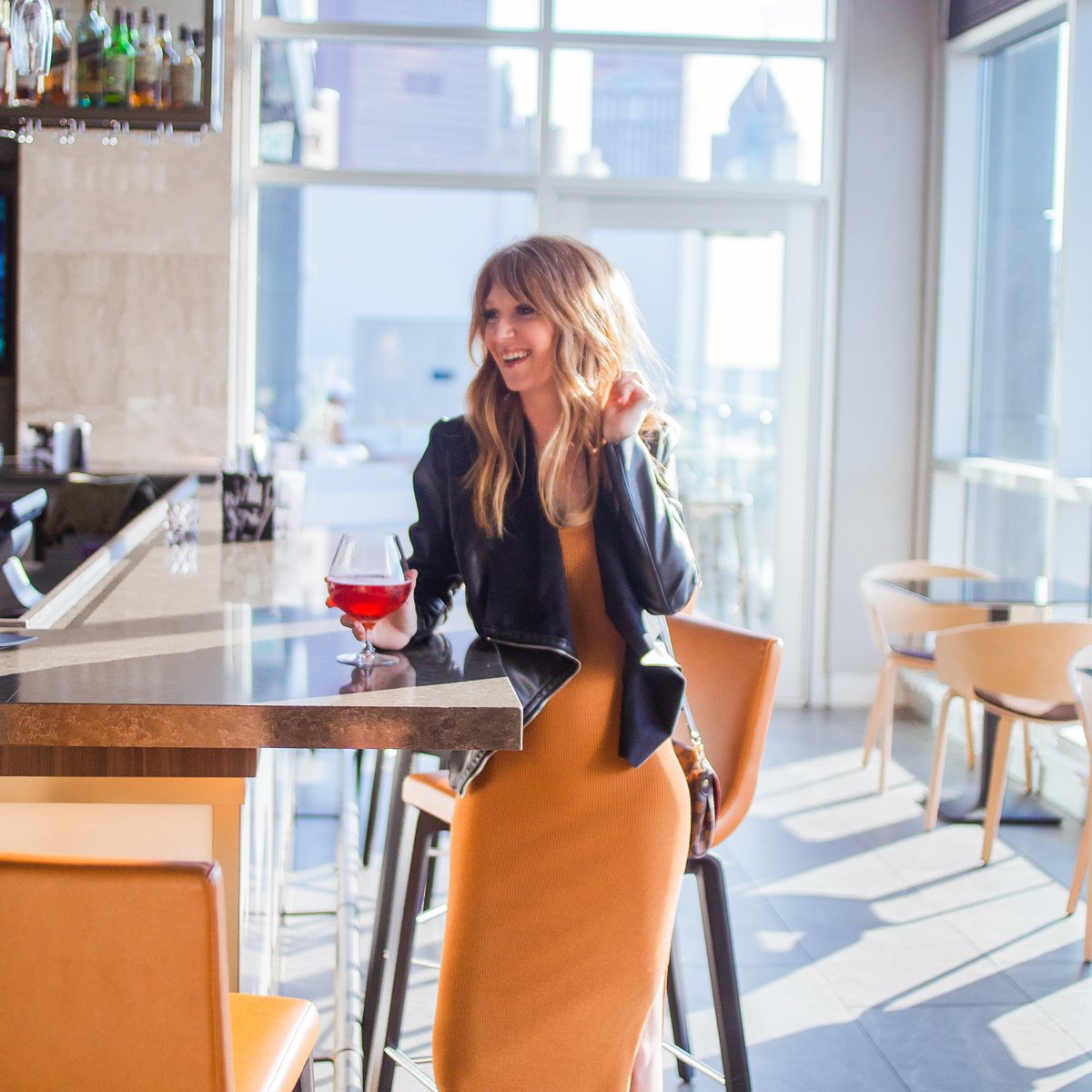 Level7pgh's tweet photo. Red hair and drink in hand –the St. Patrick’s Day Parade is almost here! Come to the lounge for a 7am-11am breakfast buffet with a haluski lunch after AND an all-day bar! See you there.
.
Blogger team @bestiedressed https://t.co/5QLUlDg95m