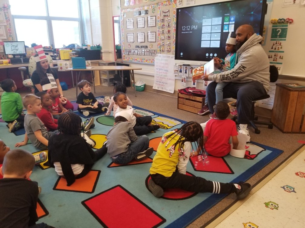 DrMelindaBJohn1's tweet photo. Read Across Ryon @JPRyonES was a success. Board Members, Staff, Thomas Stone Students, Parents, and Special Guest @MamaDurant read to our Scholars today. Kudos to Ms. Washington @LRenWash for a job well done. #weflyHIGH #ReadAcrossAmericaDay https://t.co/befbolfI53