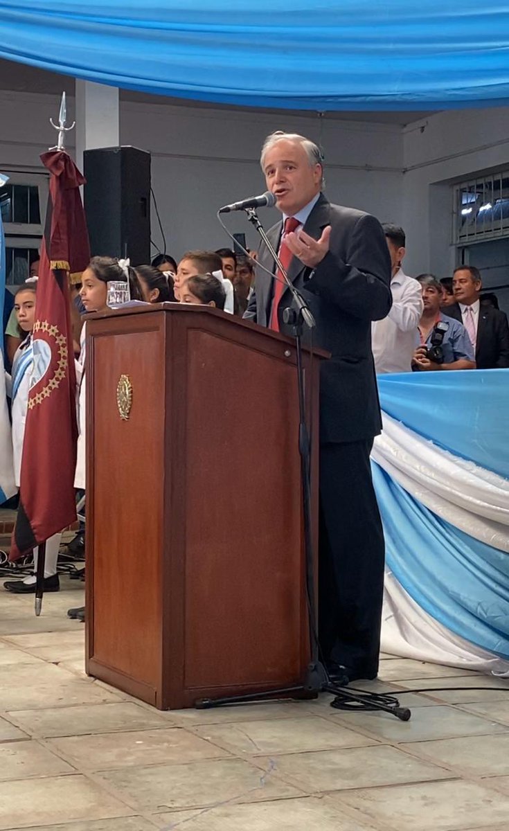 En nuestra provincia comenzamos las clases a término comprometidos con la educación como prioridad.Vamos a convocar a un pacto educativo para debatir sobre la educación que queremos y sobre cómo resolver los desafíos actuales. Sin educación no hay futuro