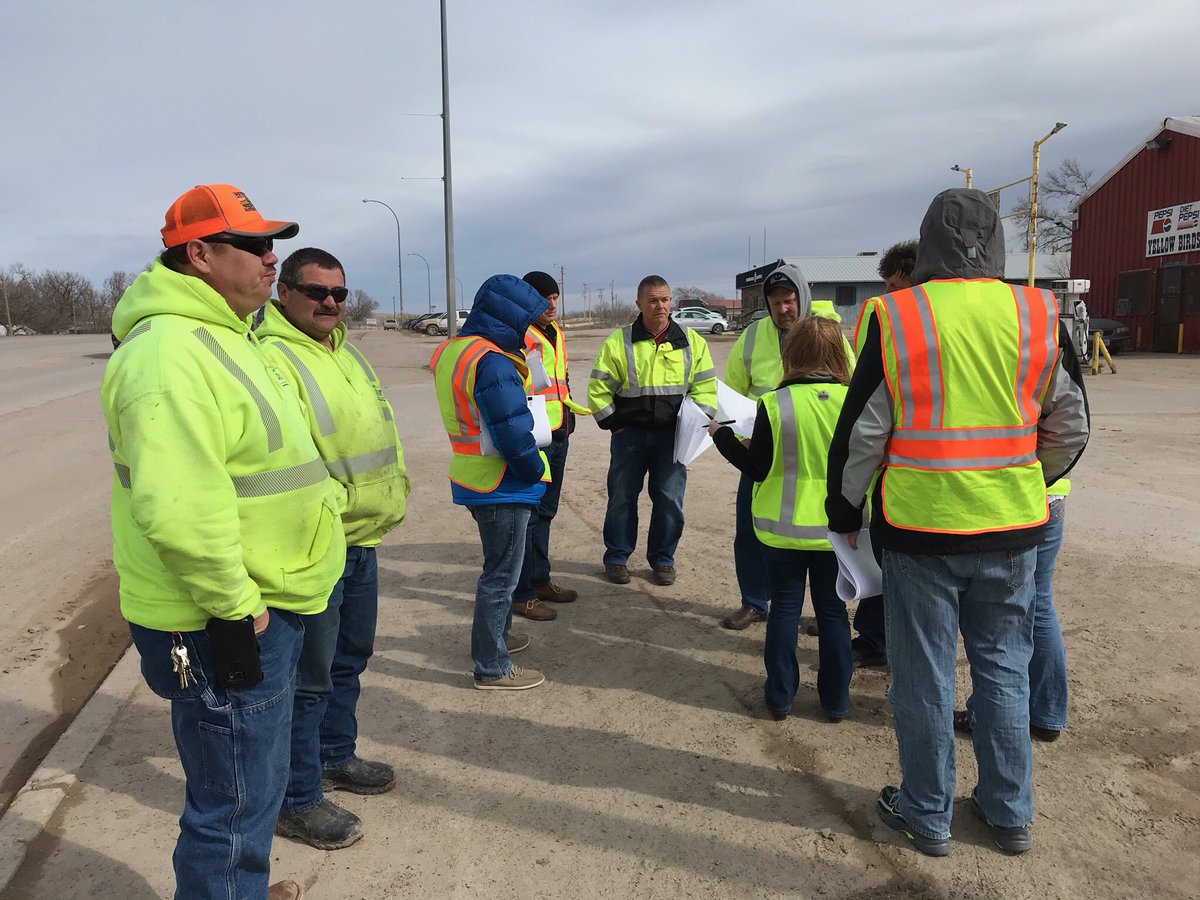 CusterAreaEng's tweet image. ⁦@SouthDakotaDOT⁩ , KLJ, and Tribal Transportation officials meet in Pine Ridge for a preliminary design inspection for upcoming urban reconstruction. #betterlivesthroughbettertransportation