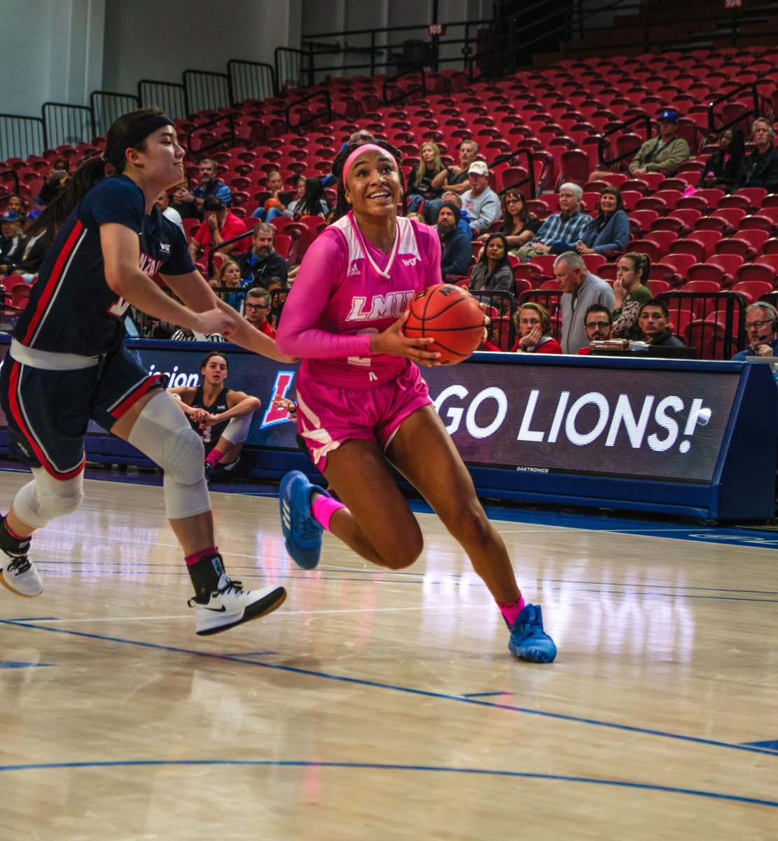 Freshman basketball player CiCi Ellington emerges as standout player for her team. ow.ly/IceB30qkM4b